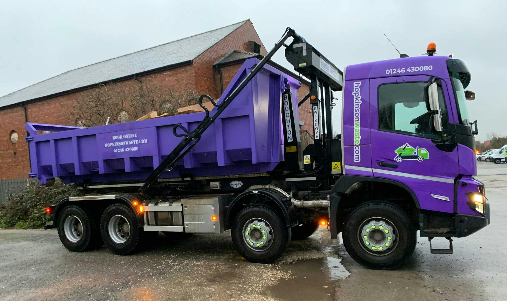 Roll on roll off skip hire services Chesterfield